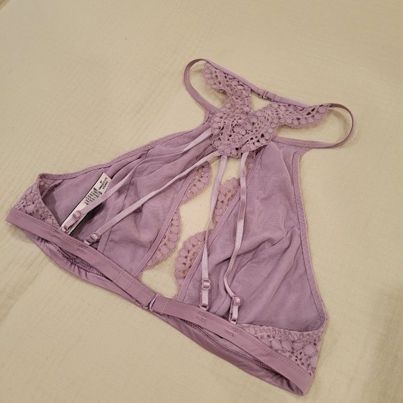 Victoria's Secret lace bralette - Picture 5 of 9